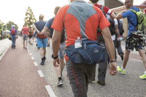 De Lowe Alpine Nijmegen 6 is een beltpack die speciaal is ontwikkeld voor de Vierdaagse van Nijmegen loper.