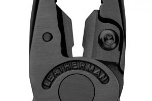 De Leatherman Wave+ met vervangbare draadknipper die met een tor-boutje vast zit.