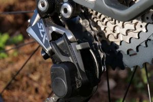 The rear derailleur is equipped with Shadow Plus technique.