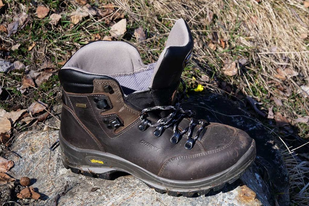 Grisport Outdoor Adventure  Leather Walking Hiking Shoe Vibram Sole by Grisport 41 7 