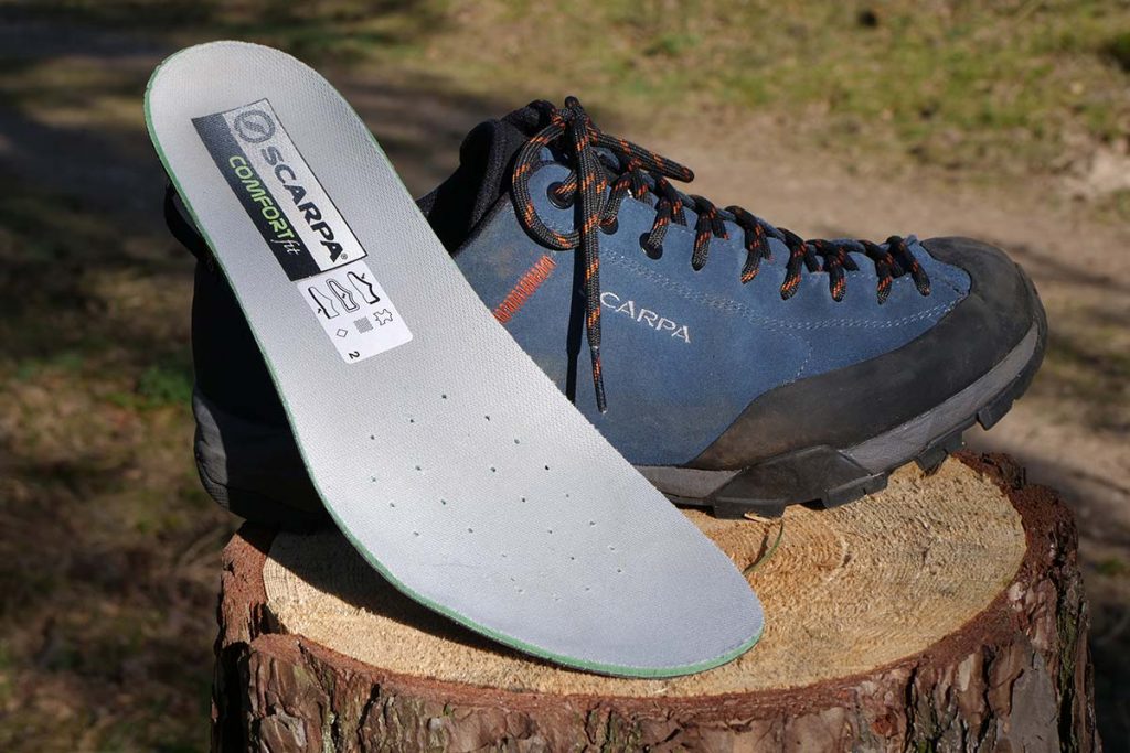 The insole of the Scarpa Mojito Trail GTX has punctures in the forefoot for sweet control.