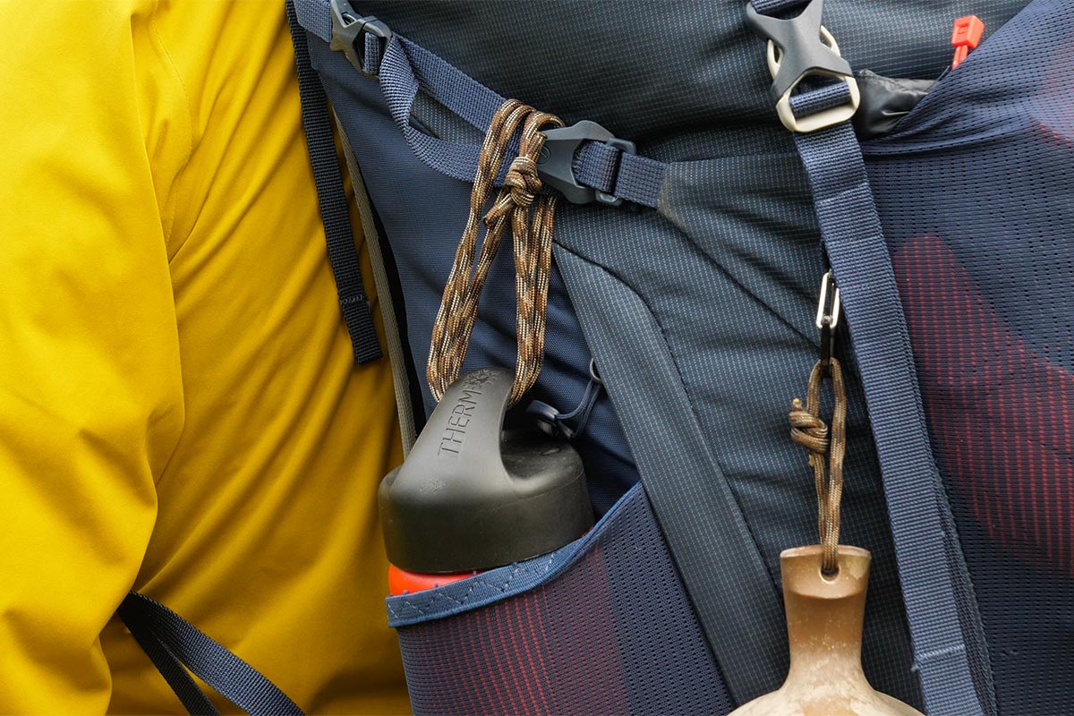 The open triangle is super for carabiners or a rope to secure the bottle.