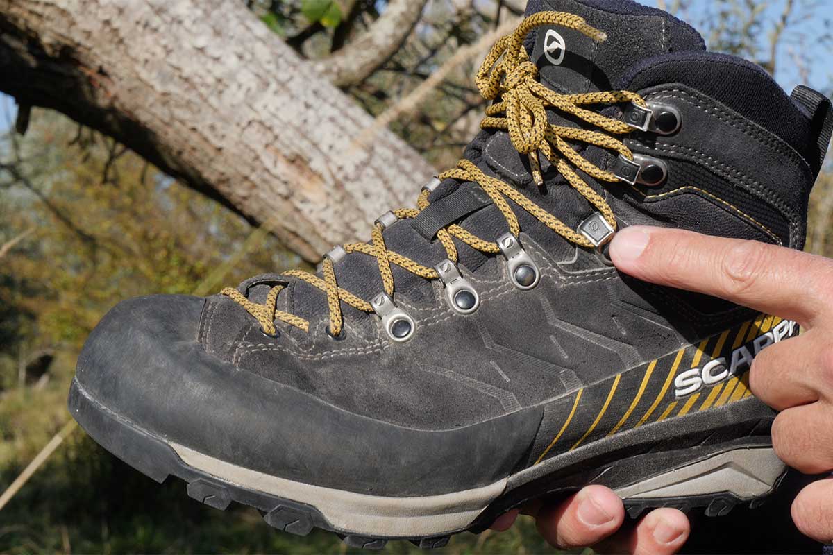 The eyelets on the Scarpa Mescalito TRK GTX are made from metal.